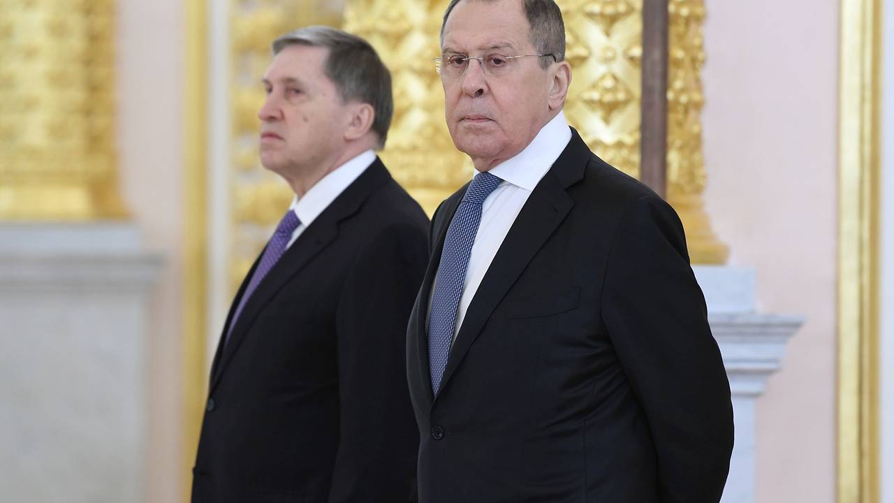 Лавров и Ушаков вылетят на переговоры с США