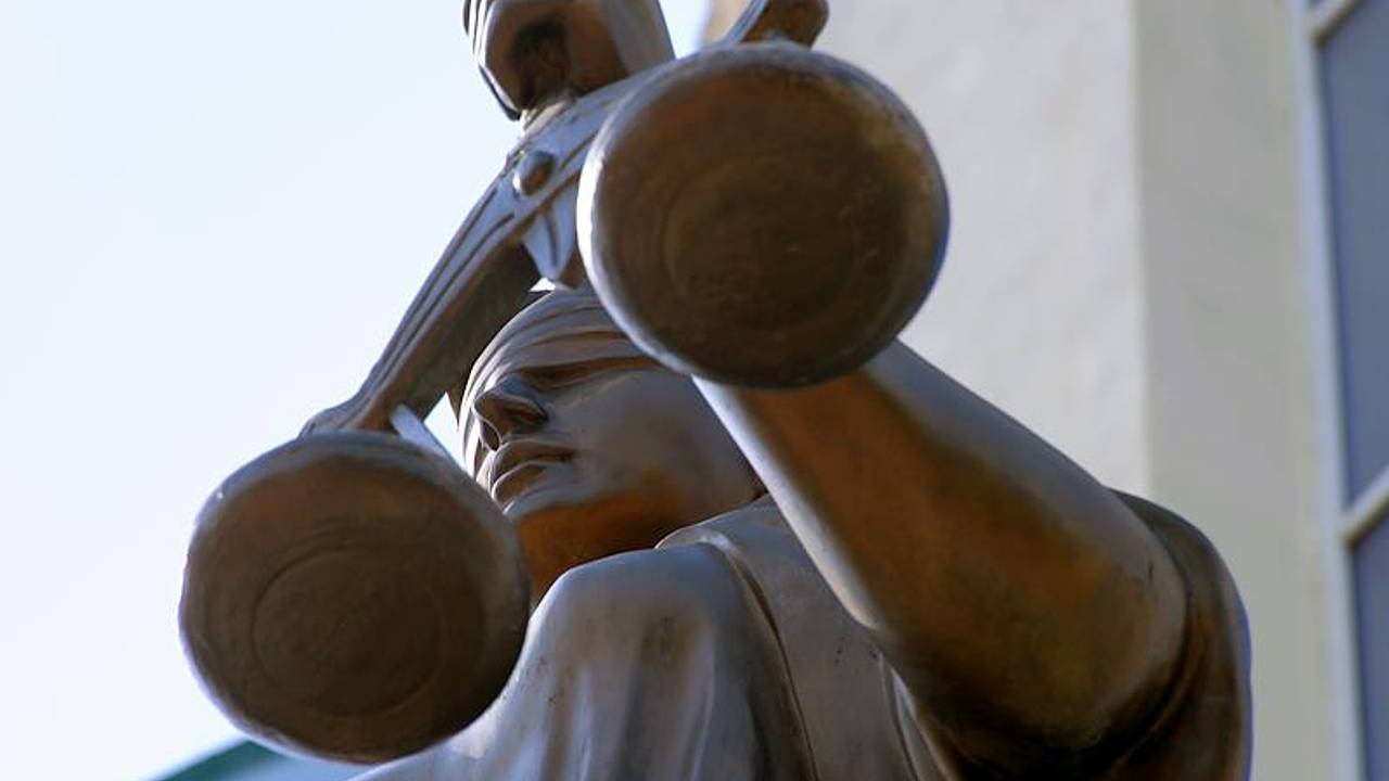 Суд признал сделку по продаже квартиры жены Невзорова матери недействительной