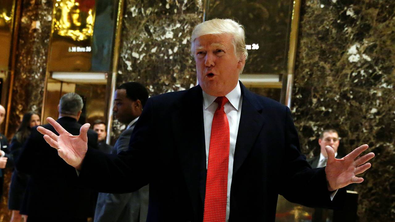 Трамп и Макрон обсудили предстоящие переговоры США и России