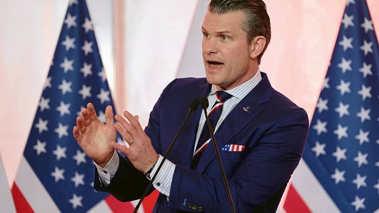 Глава Пентагона пожаловался на налоговую проверку из-за Байдена