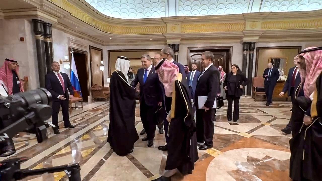 В галстуках Лаврова и госсекретаря США Рубио на переговорах разглядели тайный смысл
