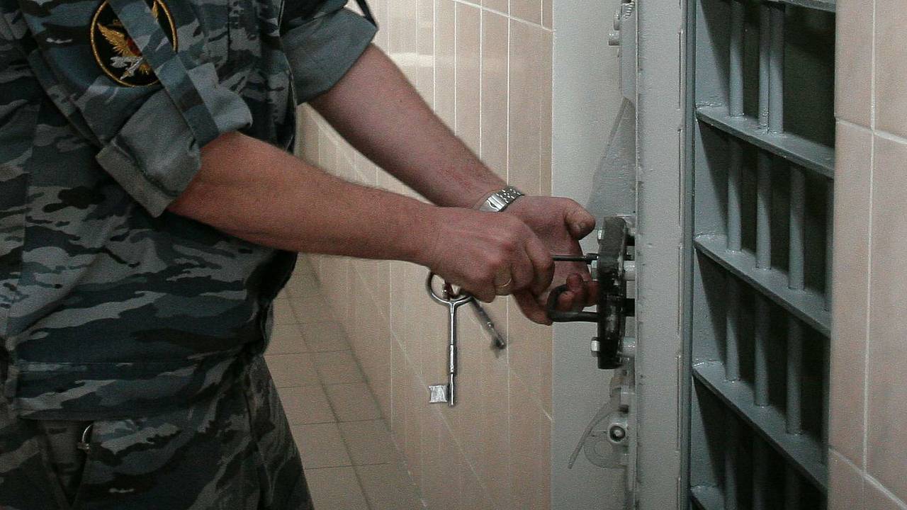 Учительница во время секса расцарапала спину подростку и попала в тюрьму