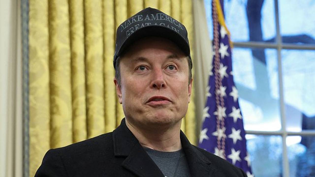 Маску запретили участвовать в госпрограммах при конфликте интересов