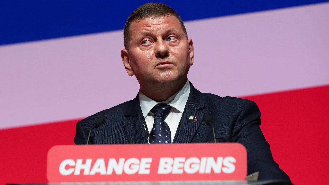 Залужный отказался раскрыть планы по участию в президентских выборах на Украине