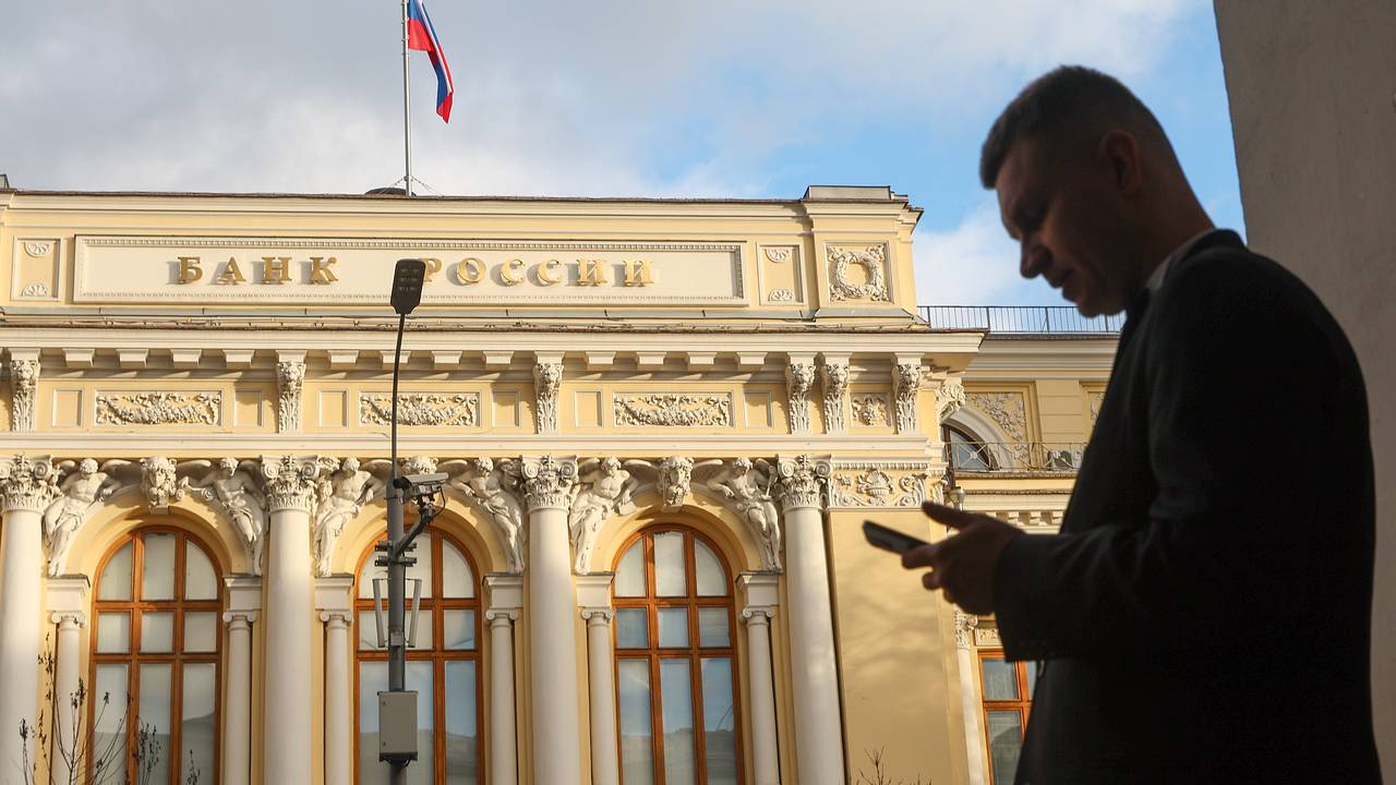 В ЦБ прокомментировали возможное возвращение Visa и Mastercard в Россию