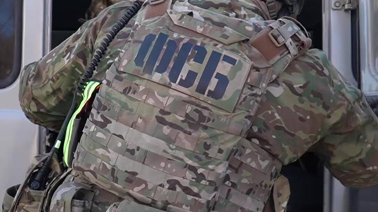 ФСБ пришла за сыном бывшего российского губернатора и увезла на допрос