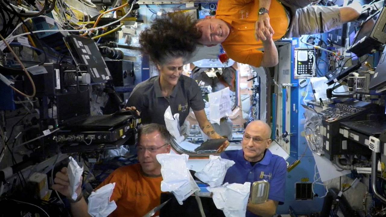 Маск рассказал о возвращении астронавтов Starliner с МКС на Землю