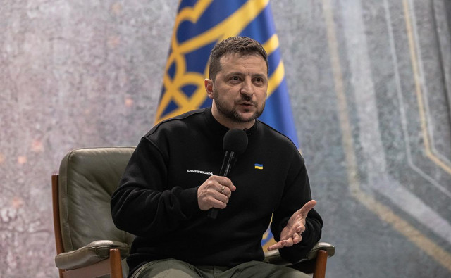 Зеленский ответил Трампу, что заменить его сейчас «никак не получится»