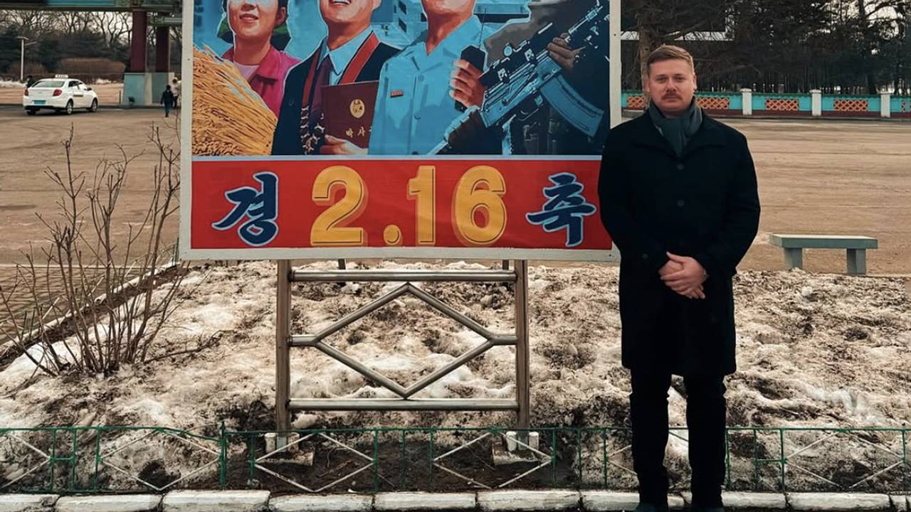 Американец заплатил шестизначную сумму за второй паспорт для поездки в КНДР