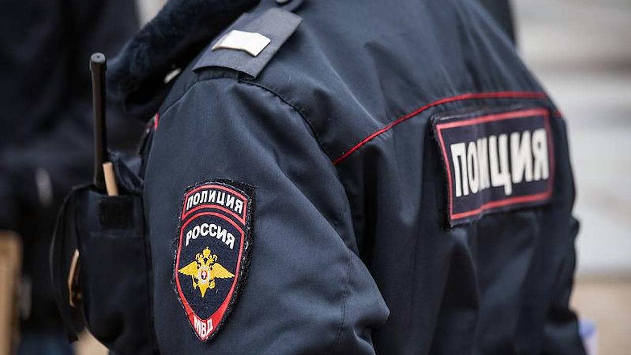 Полиция нашла у россиянина винтовку с оптическим прицелом, автомат и пистолеты