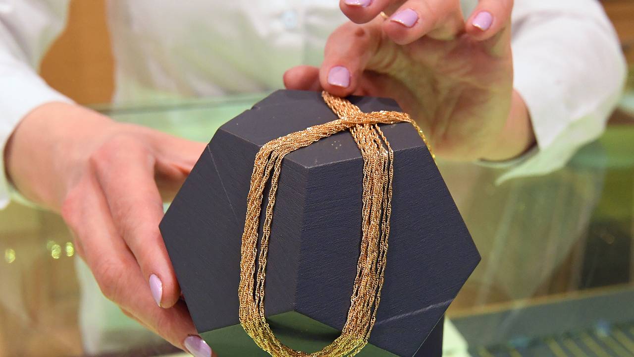 Россияне стали больше тратить на украшения