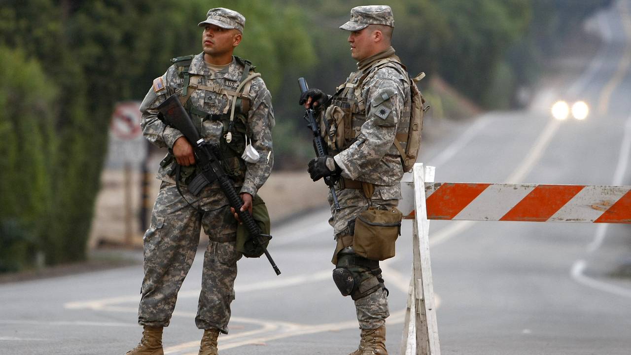 В Нью-Йорк направили войска из-за забастовок в тюрьмах