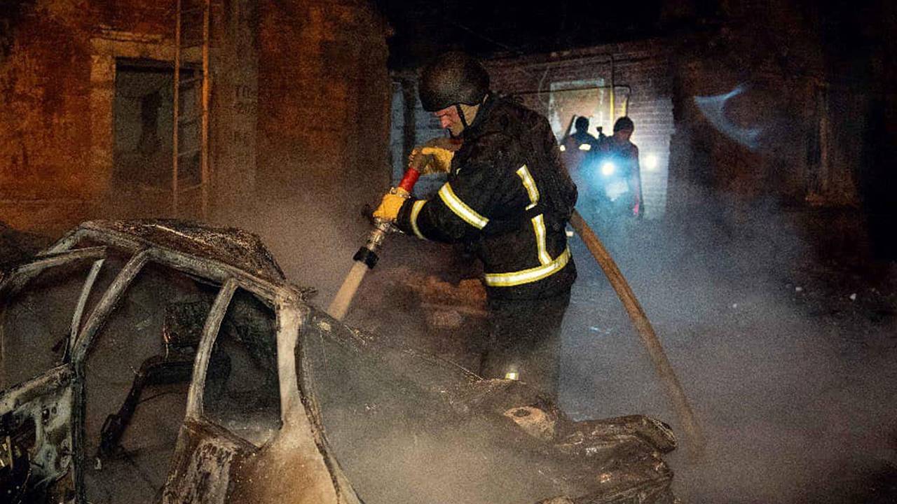 В Одессе после удара разгорелся сильный пожар
