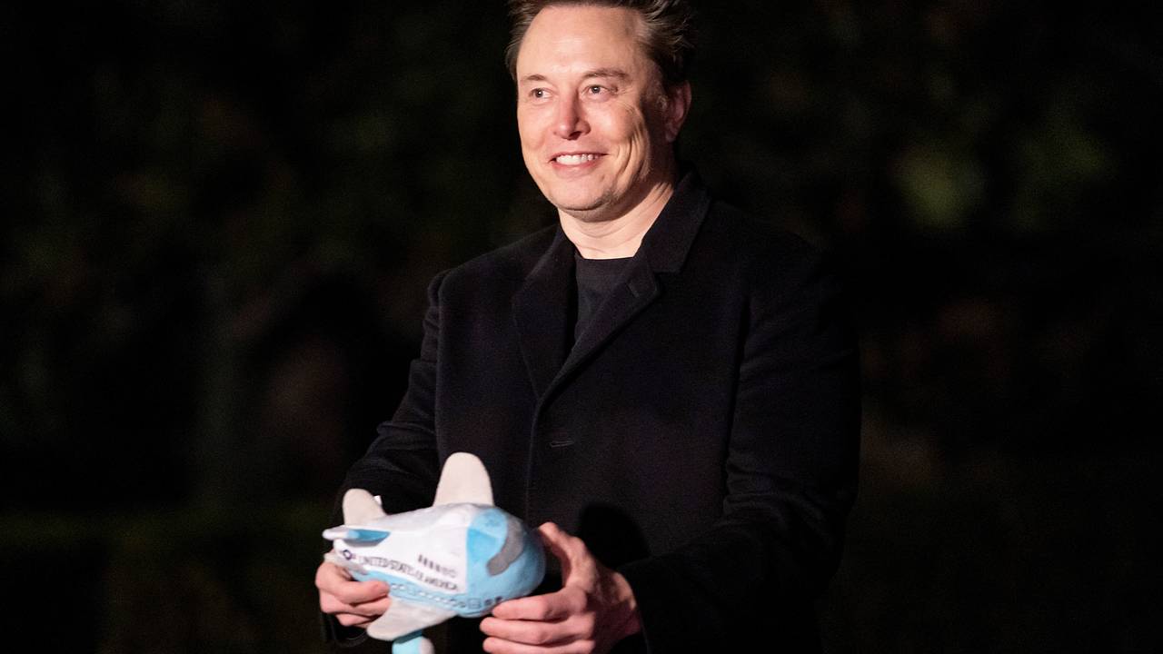 Маск назвал конфликт на Украине мясорубкой