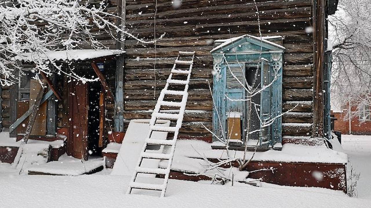 Россиян призвали продать дома за копейки ради новой дороги