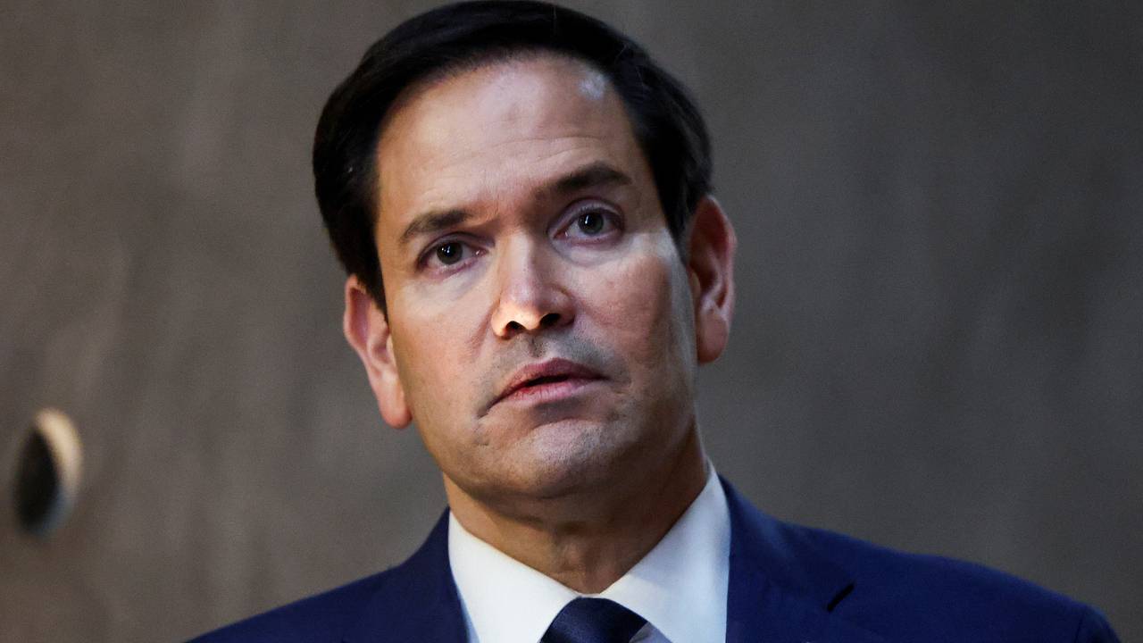 Госсекретарь США рассказал о появлении COVID-19