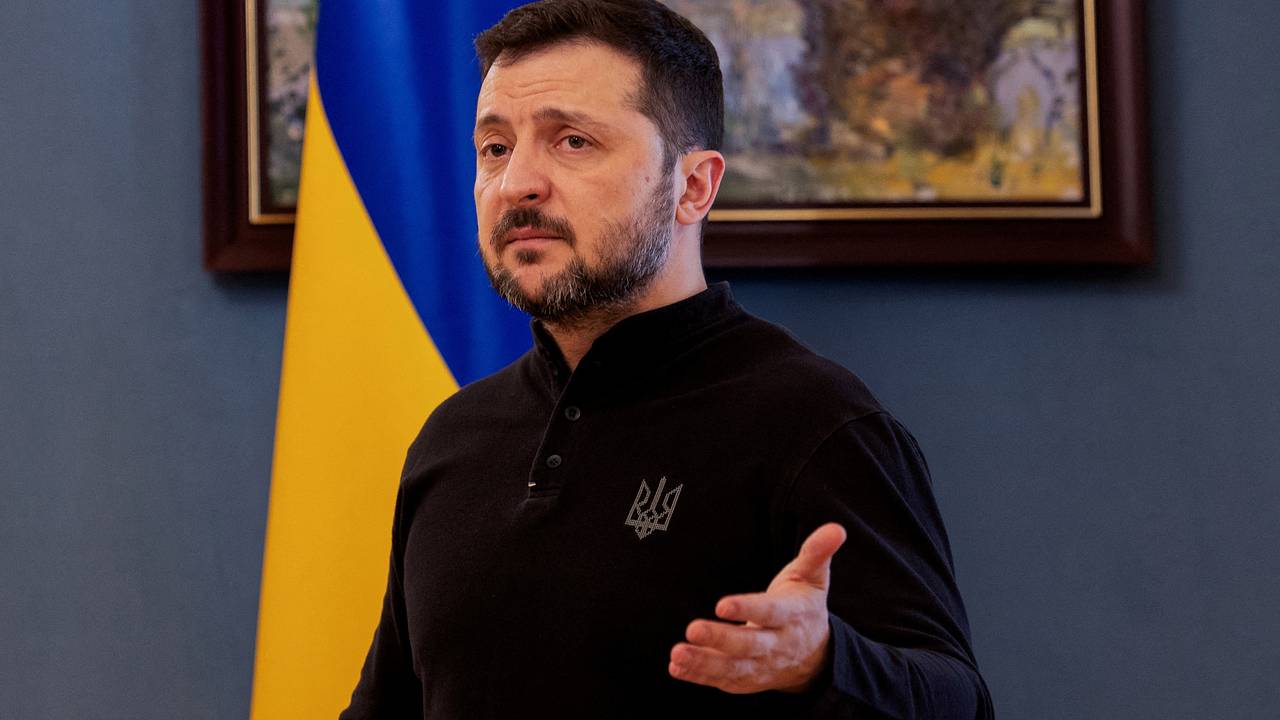 «Лучший вариант — отъезд во Францию». В окружении Трампа заявили, что Зеленскому надо срочно покинуть Украину. В чем причина?