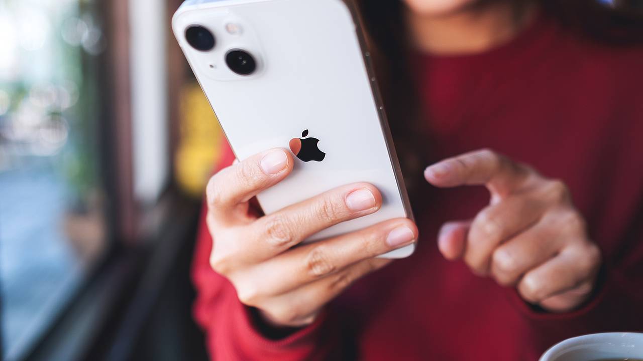 Раскрыта доля зараженных вирусом-шпионом iPhone