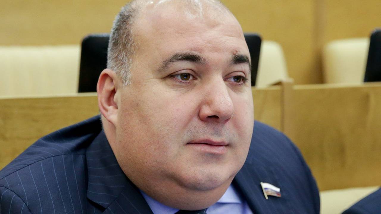 Депутат Напсо нашел нарушения закона в основаниях его увольнения из-за 200 дней прогулов