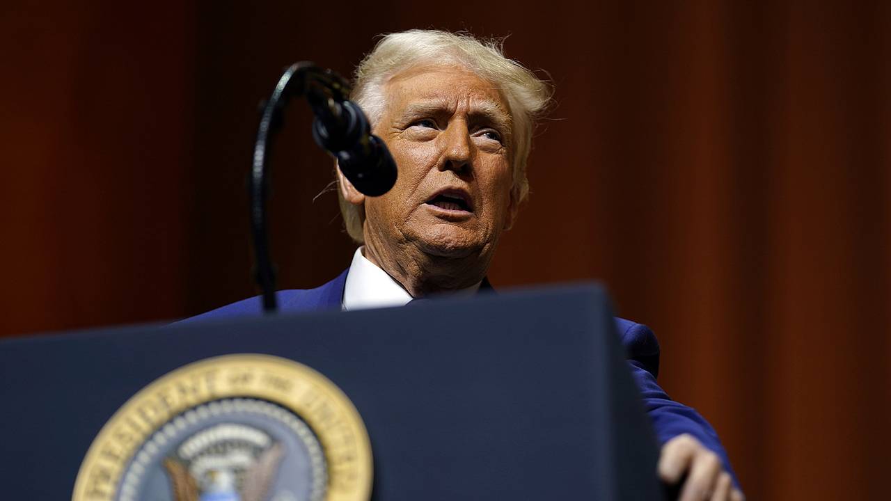На Украине объяснили цель заявлений Трампа о Зеленском