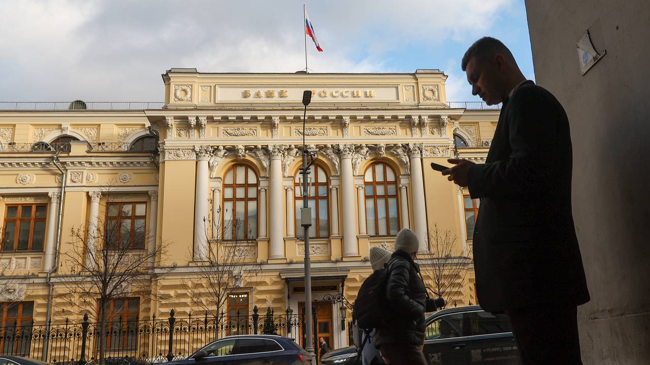 Стало известно о готовности России уступить часть замороженных средств ЦБ ради Украины