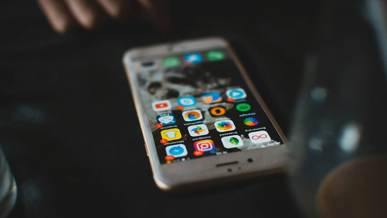 Назван способ омолодить мозг на 10 лет с помощью одной настройки на смартфоне