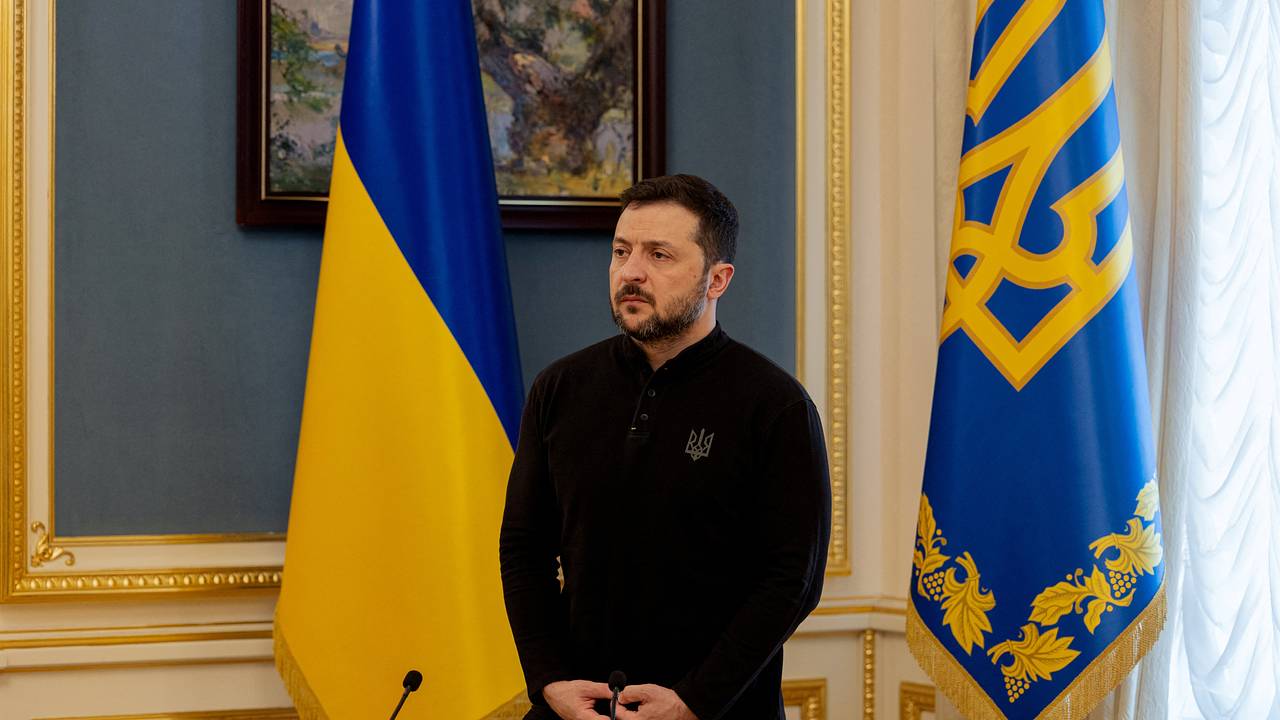 Зеленский провел телефонный разговор с премьер-министром Швеции