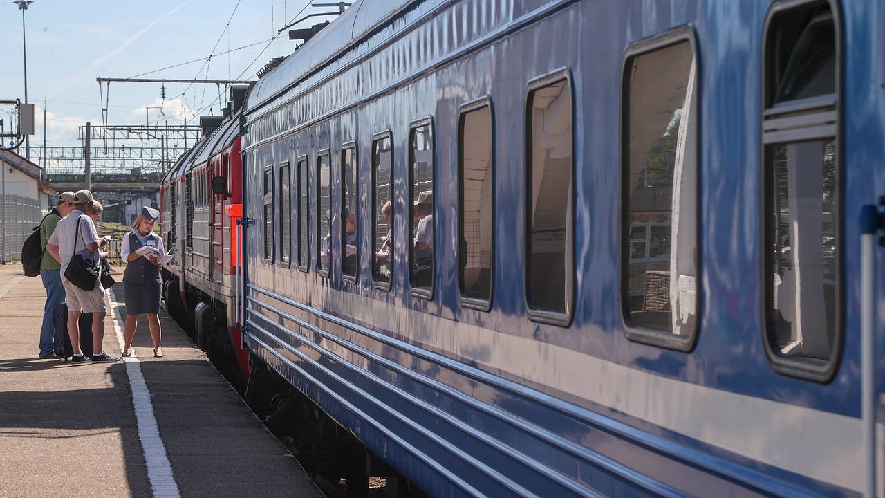 Россияне смогут оформлять билеты на дальние поезда по биометрии