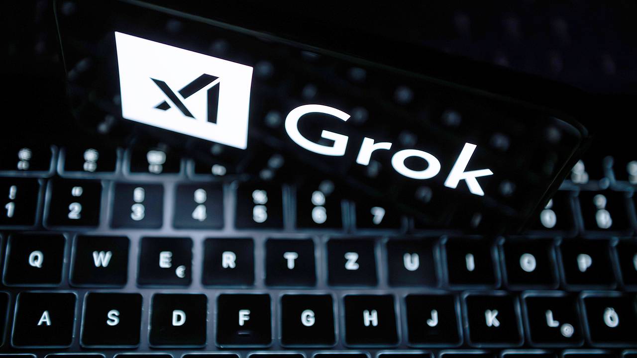 Нейросеть Маска проверят после предложения казнить Трампа