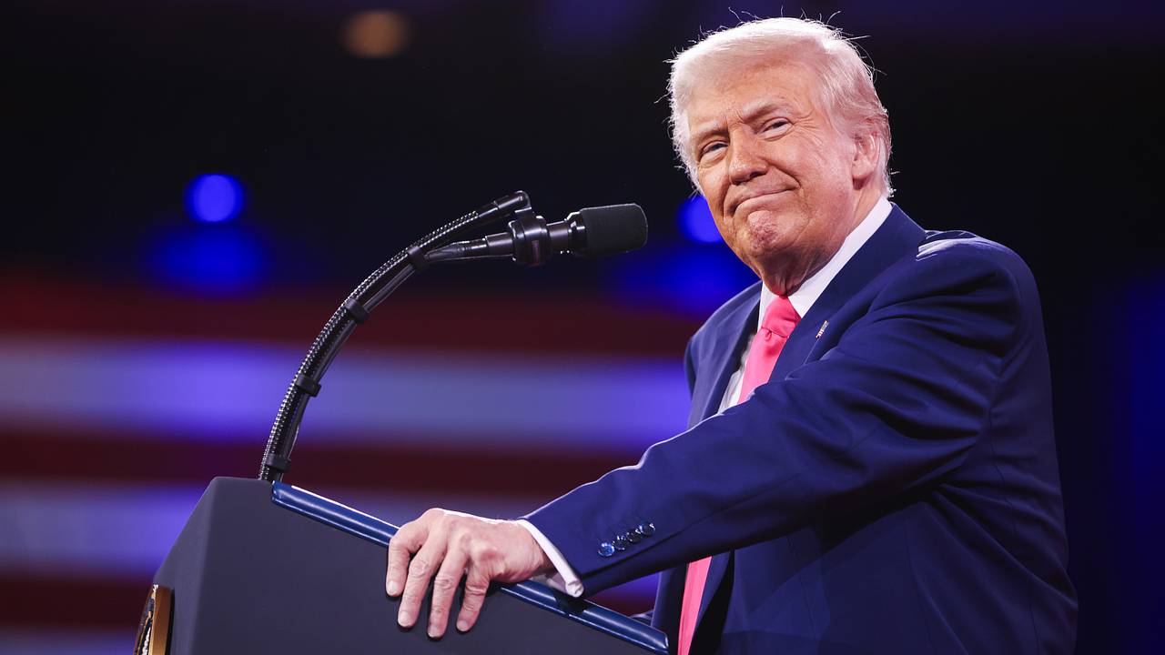 Трамп потребовал от Украины «что угодно» за помощь США