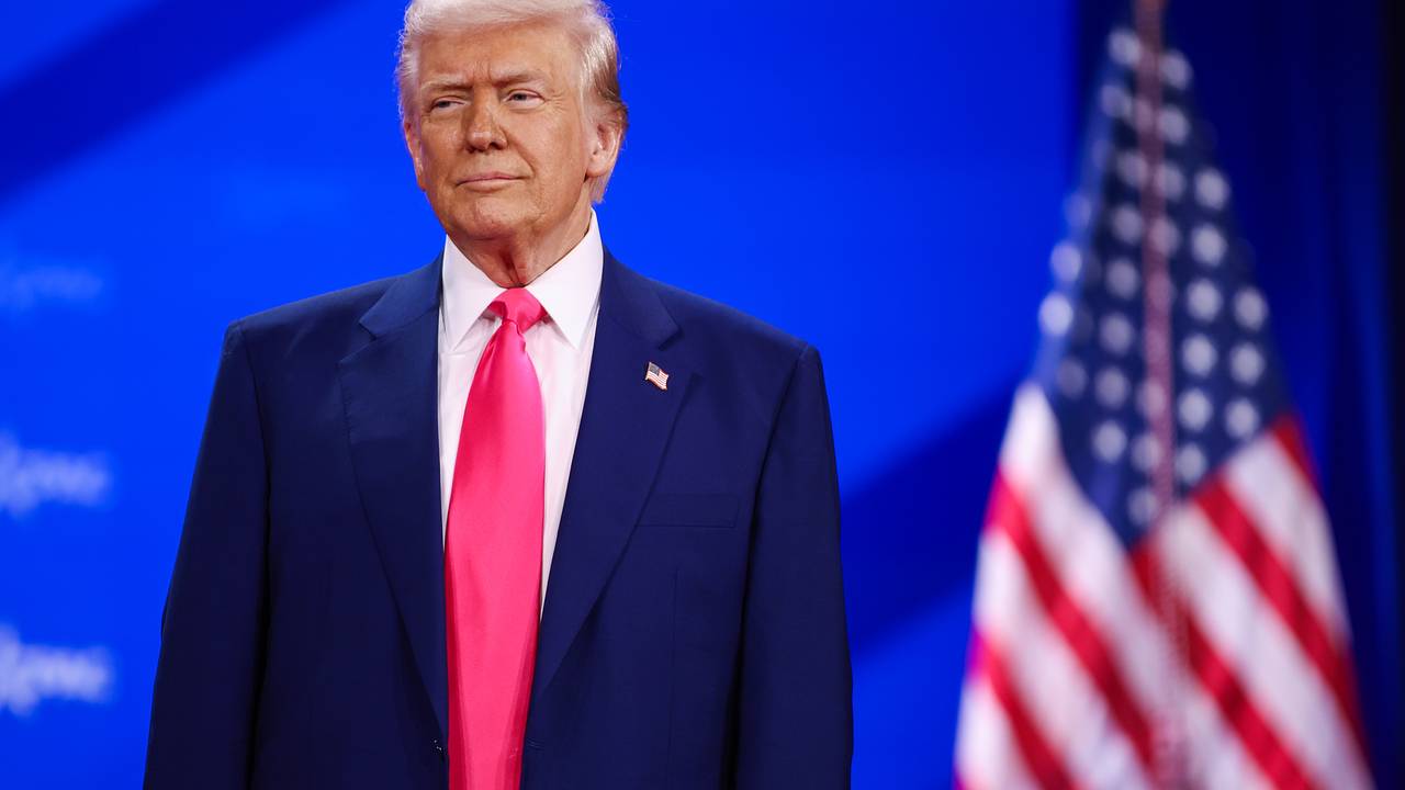 Трамп рассказал о тратах США на 200-летних вампиров