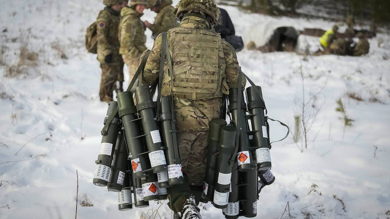 Франция и Великобритания захотели отправить на Украину до 30 тысяч миротворцев