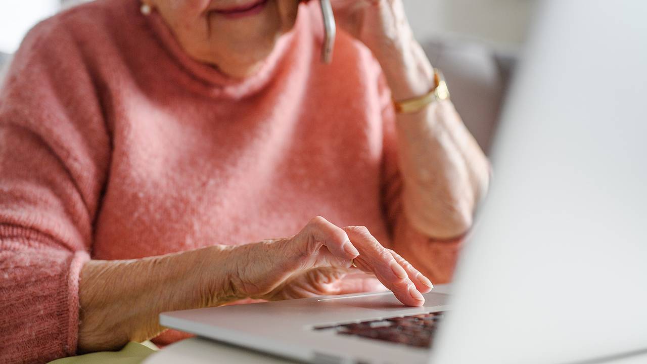 Пенсионерка из Санкт-Петербурга лишилась жилья и миллионов рублей из-за мошенников