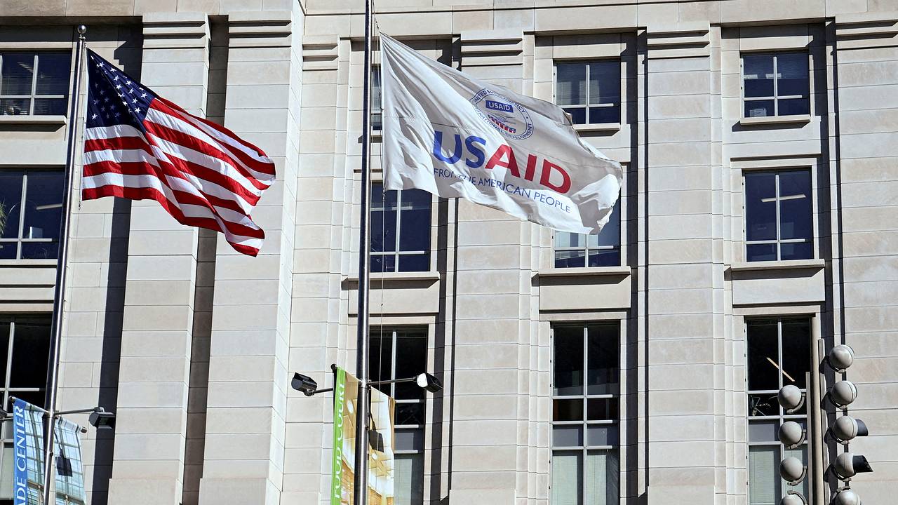 Белый дом начал сокращать тысячи сотрудников USAID