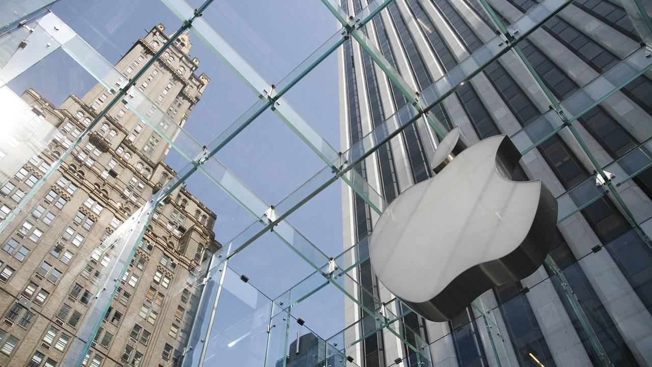 Apple вложит в экономику США полтриллиона долларов