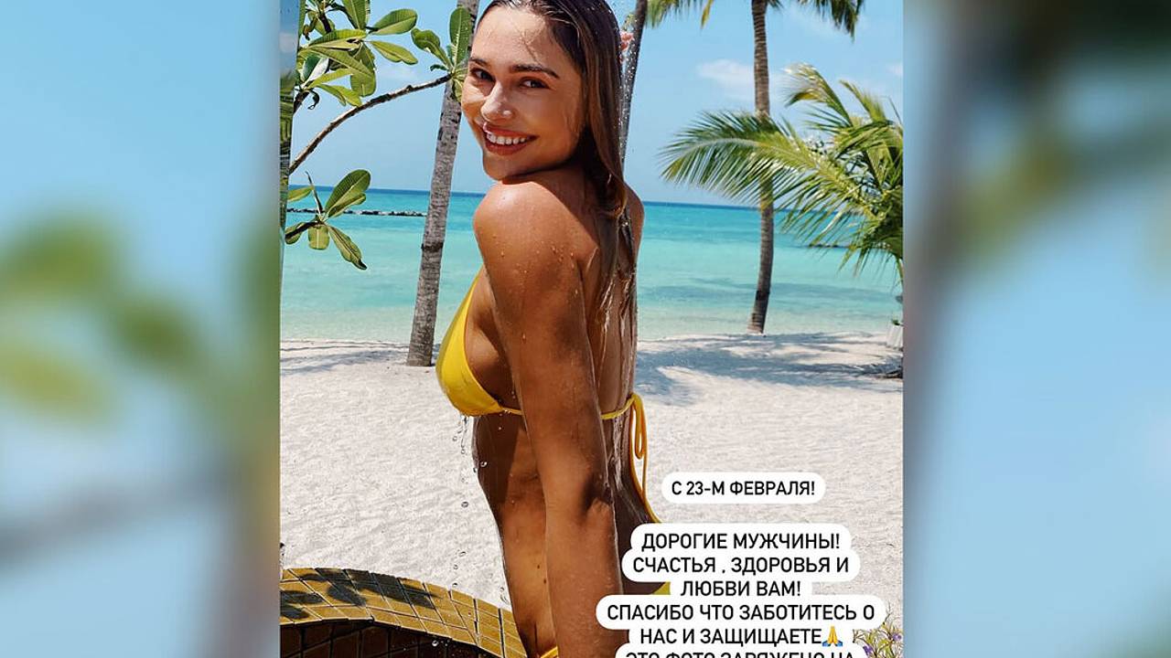 Звезда «Универа» показала фигуру в крошечном бикини
