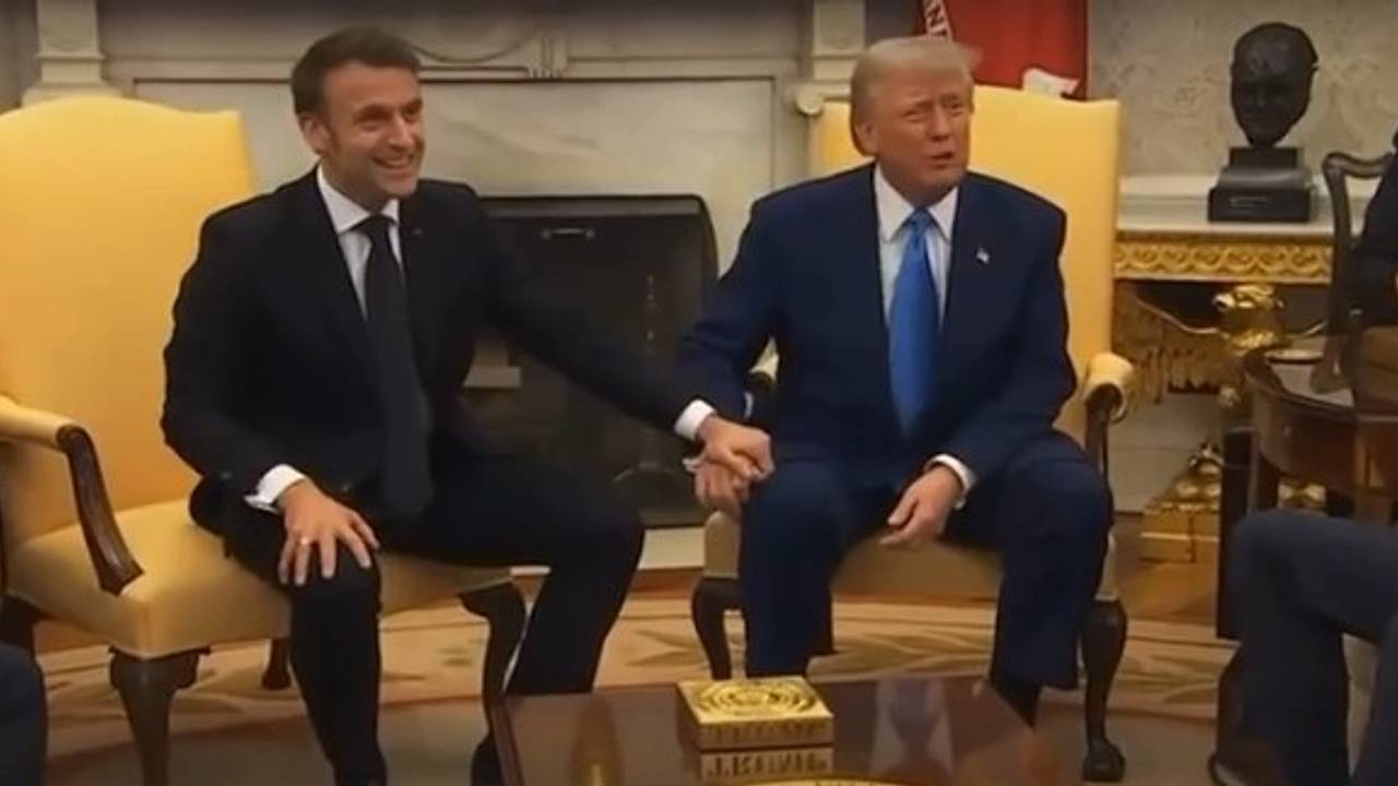 Макрон оттолкнул руку потянувшегося к его колену Трампа