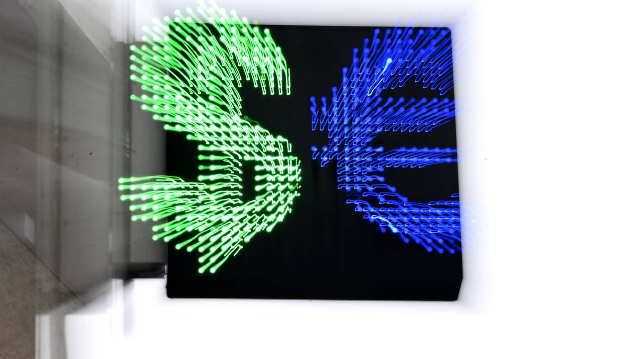 Внебиржевой курс доллара опустился ниже 86 рублей