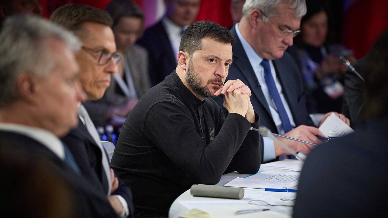 Раду сравнили с ЦК КПСС после голосования по легитимности Зеленского