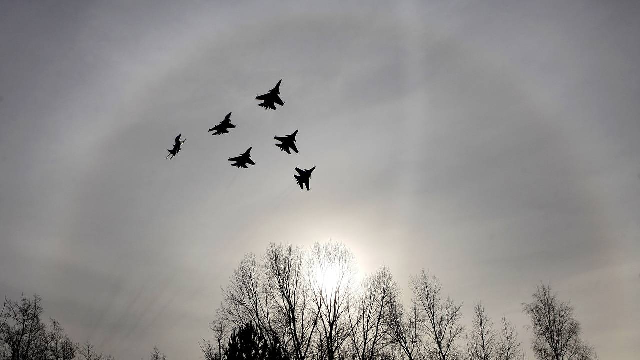 Во Франции выступили против размещения истребителей с ЯО в Германии