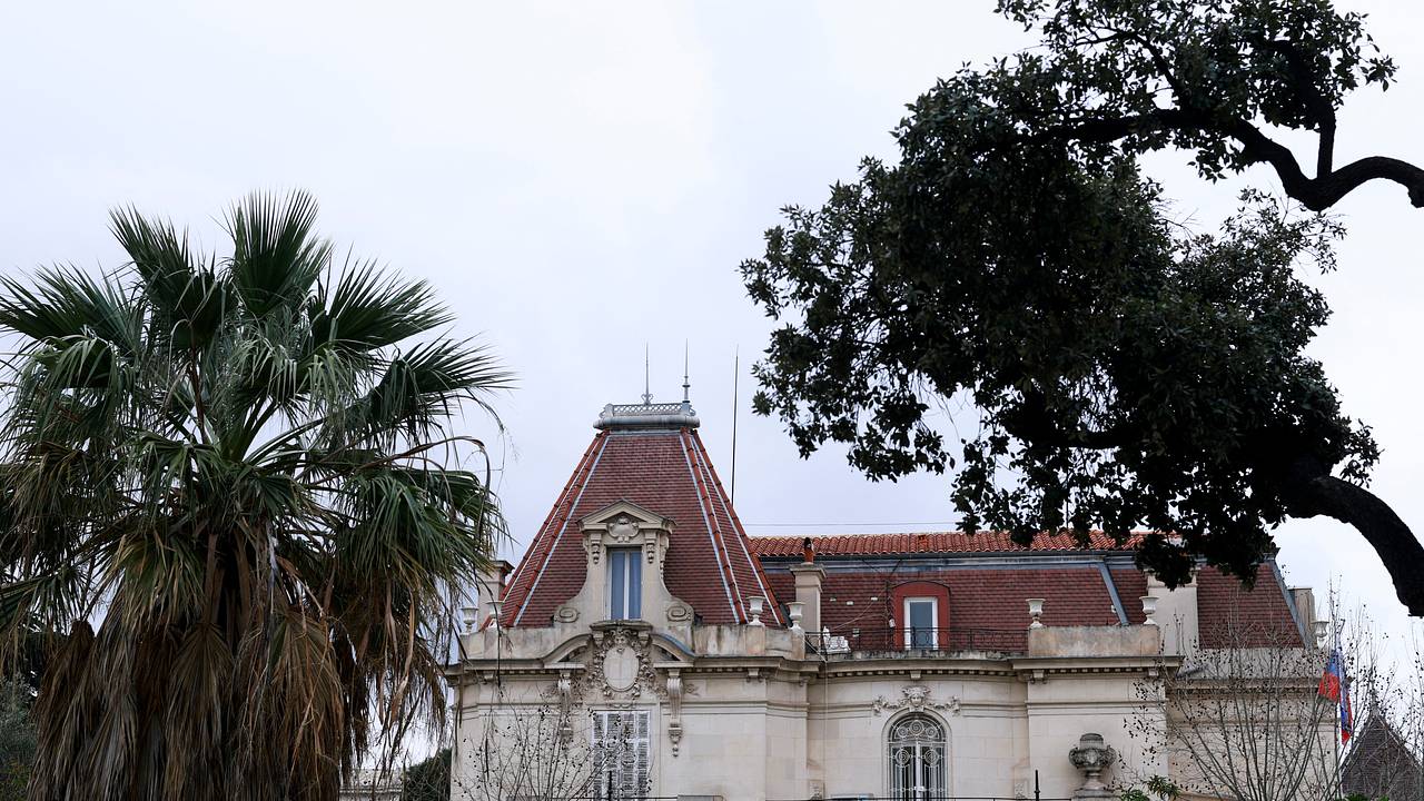 Опубликованы кадры нападения на генконсульство России в Марселе