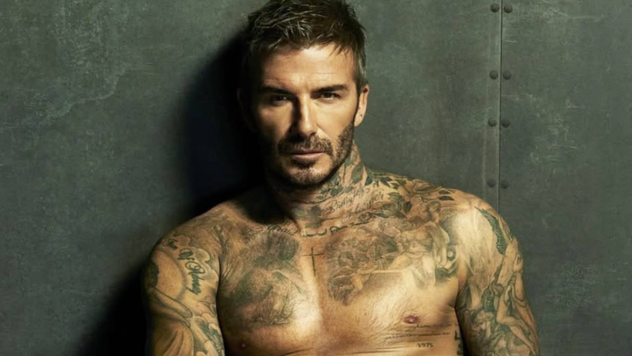 49-летний Дэвид Бекхэм оголил торс в фотосессии для журнала