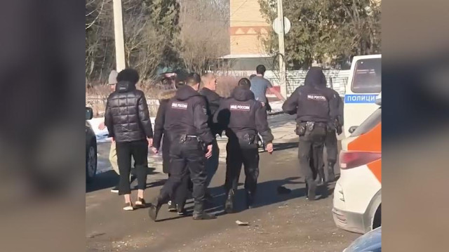 Появились кадры попытки отбить задержанного в подмосковном Ермолино