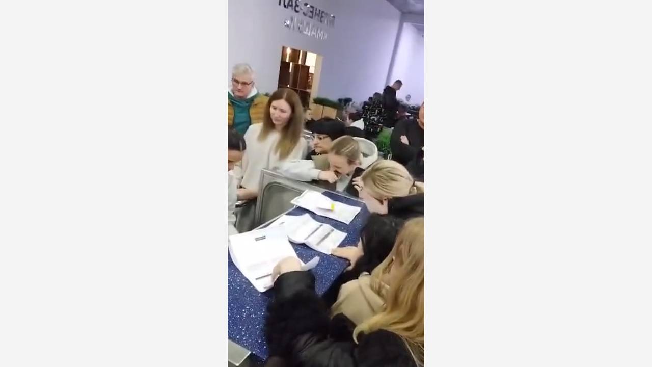 Собиравшиеся в Египет туристы застряли в аэропорту российского города на несколько часов