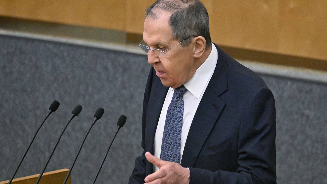 Российский фондовый рынок упал после слов Лаврова