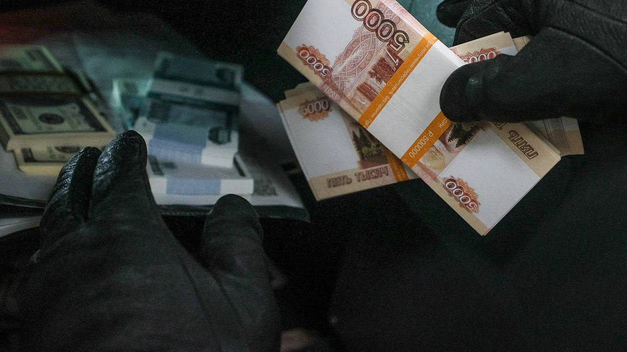 Раскрыта похищенная мошенниками сумма у жителей российского города