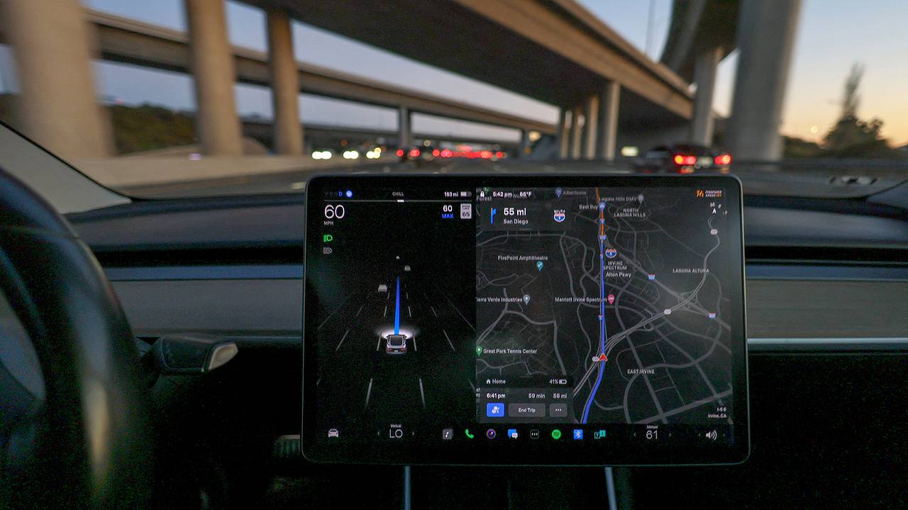 Автопилот Tesla обучили на видео из Китая