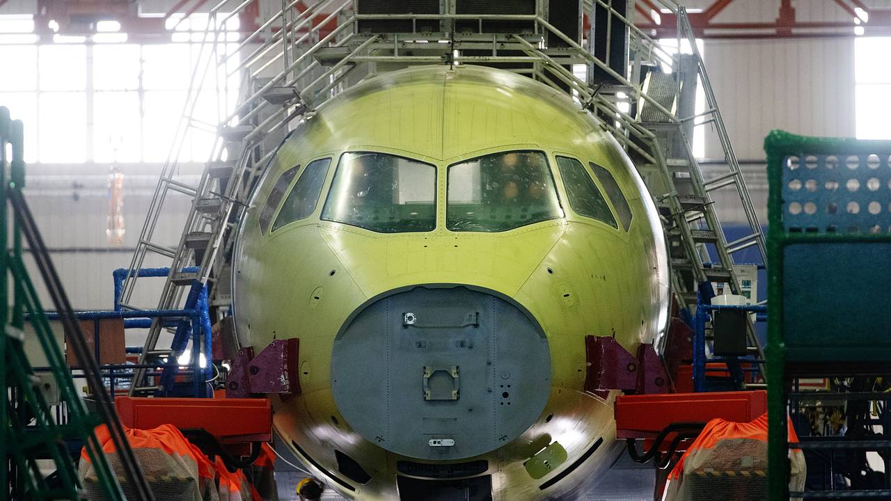 На доработку российского Superjet 100 потратят десятки миллиардов рублей