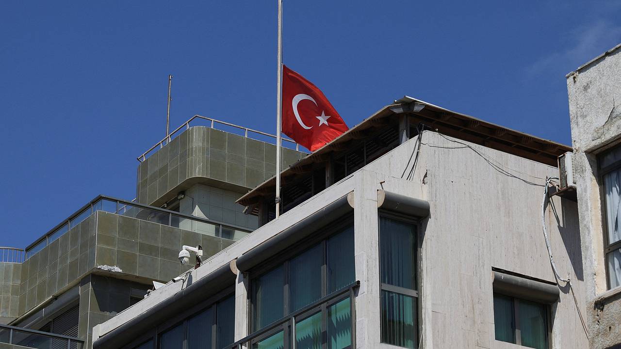 Турция подчеркнула готовность быть посредником по Украине в противовес отправке туда войск