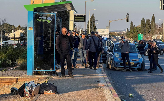 В Израиле 13 человек пострадали при наезде автомобиля на людей